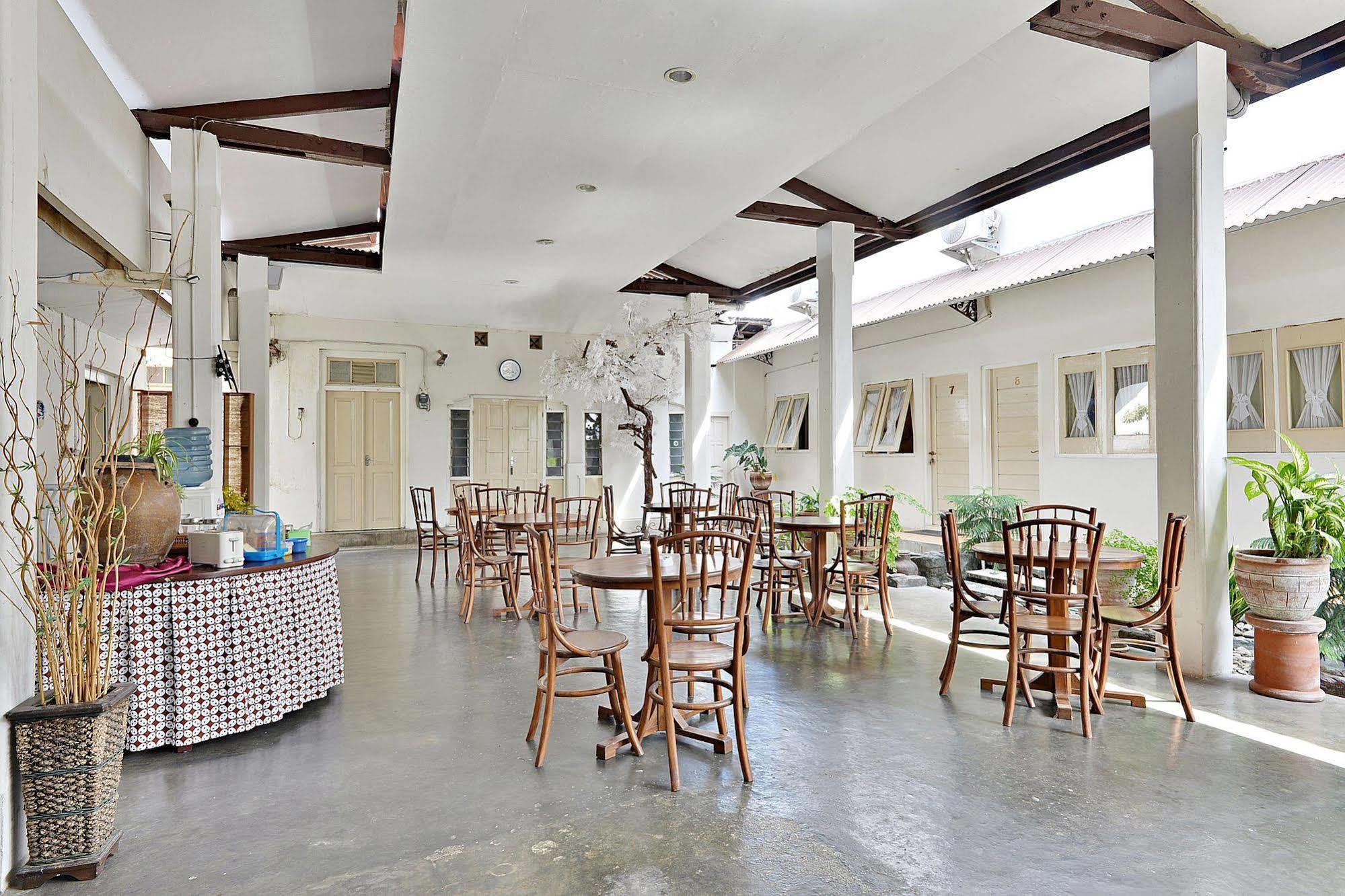 Zen Rooms Panembahan Kraton 요그야카르타 외부 사진