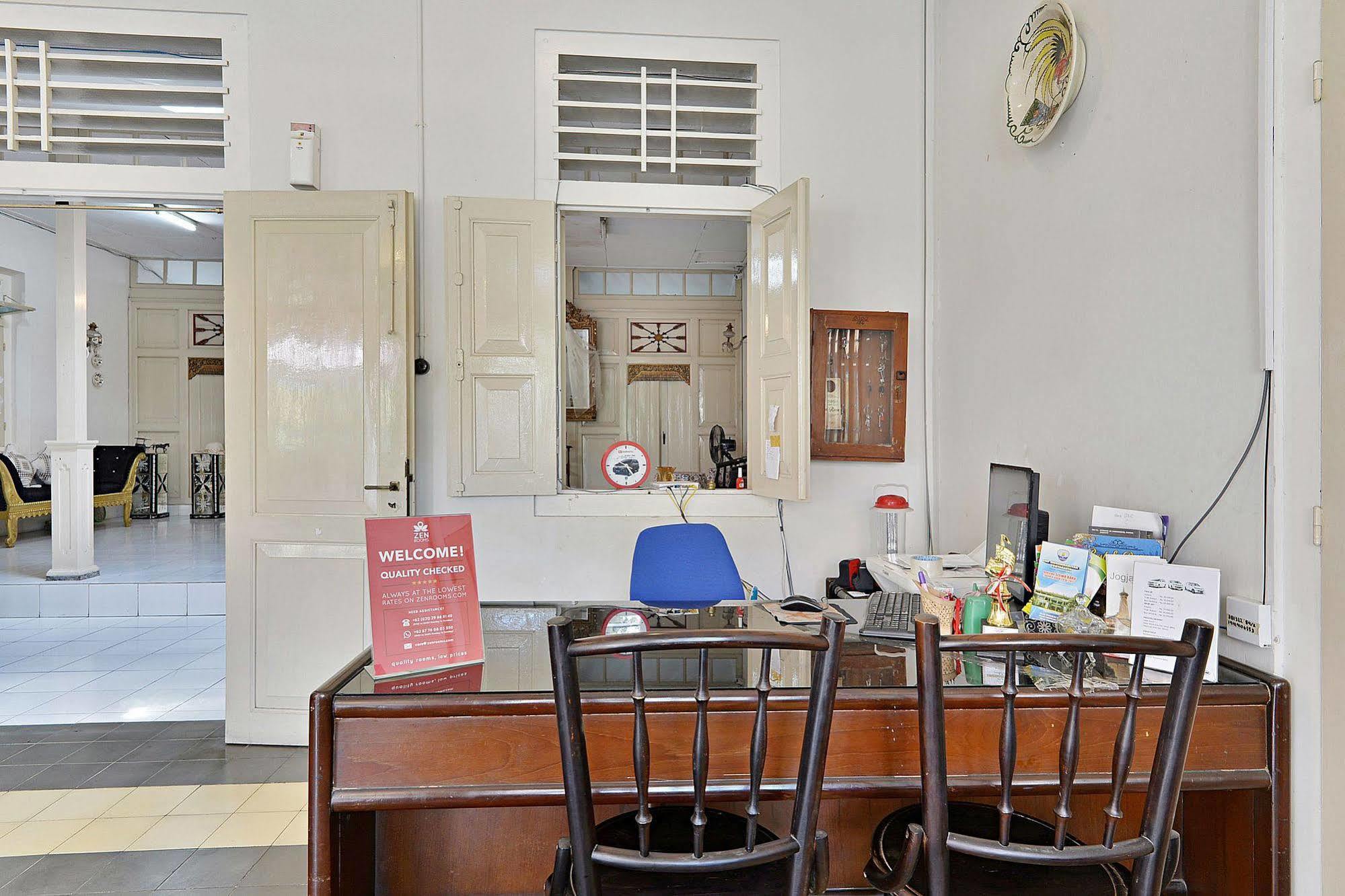 Zen Rooms Panembahan Kraton 요그야카르타 외부 사진