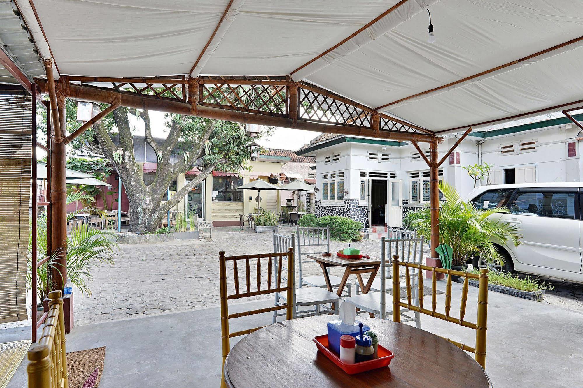 Zen Rooms Panembahan Kraton 요그야카르타 외부 사진